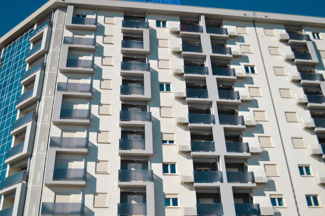 Eastside Apartment بار المظهر الخارجي الصورة